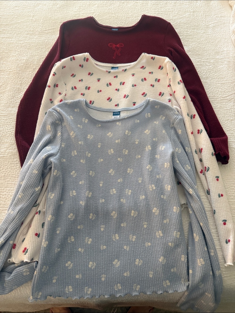 Set of 3 super soft girls long sleeve shirt!